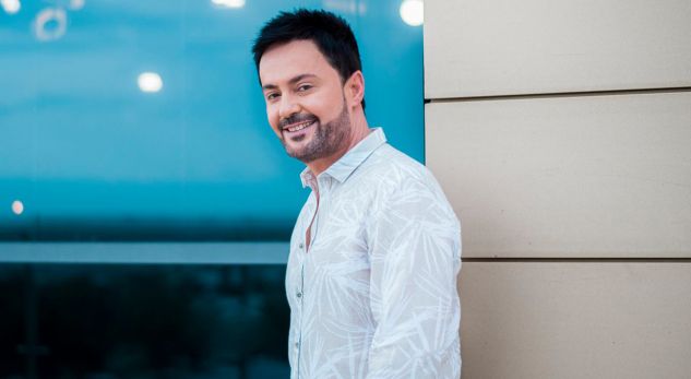 Sinan Hoxha tregon incidentin e frikshëm me avion