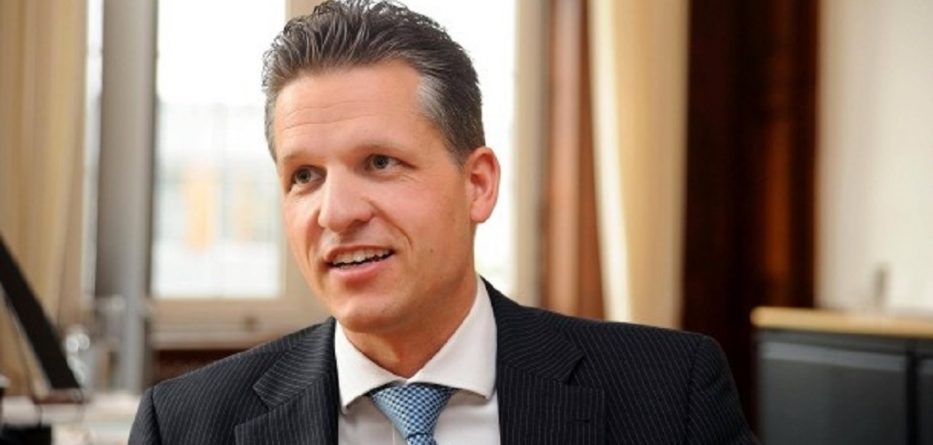 Deputeti gjerman: Dorëheqja e Xhafajt hap pozitiv, më shqetëson krimi i organizuar