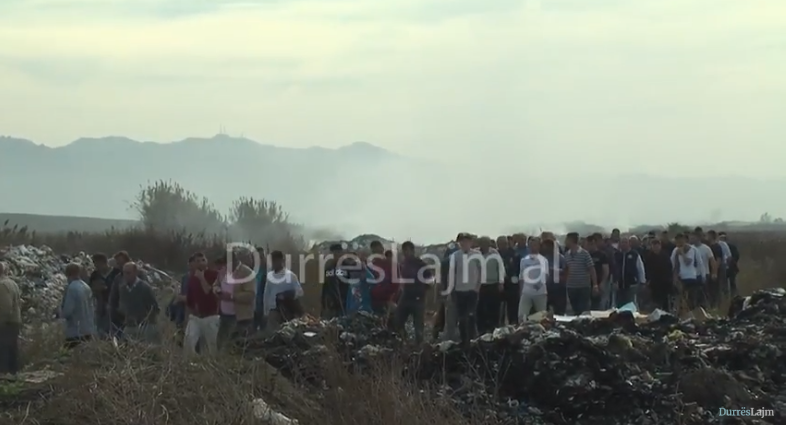 Protesta në Sukth, banorët kujtojnë premtimin: Votuam Ramën dhe Dakon, ku janë? (VIDEO)