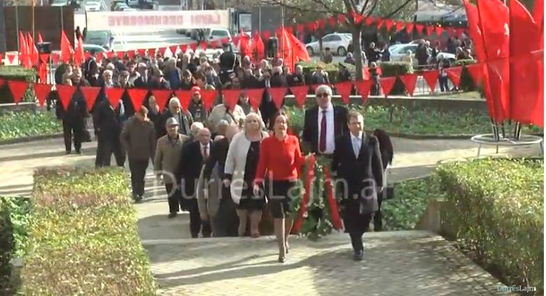 Të majtët e Durrësit nderojnë kujtimin e Dëshmorëve të Atdheut (VIDEO)