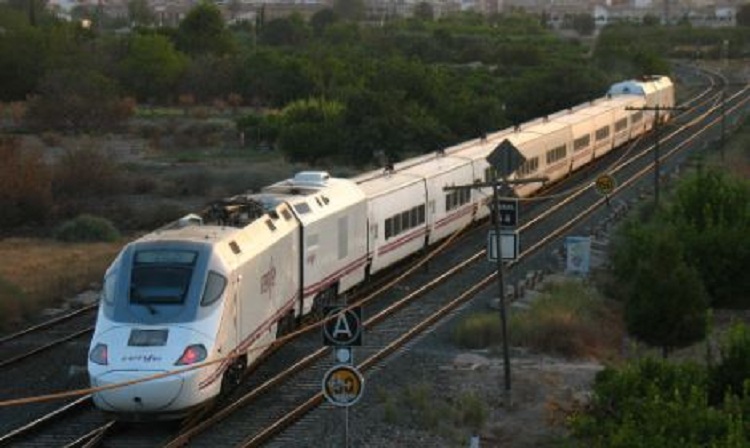 Një tren hibrid në Tiranë, si do të punojë