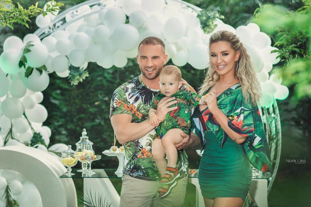 Tuna, nusja që futi në sherr vëllezërit Berisha, nga konflikti për fëmijën jashtë martese te përzënia e prindërve