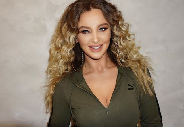 Tuna tregon tatuazhin në të pasme (FOTO)