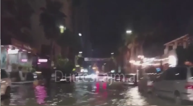 Noton në ujë zona më e frekuentuar e Durrësit (VIDEO)