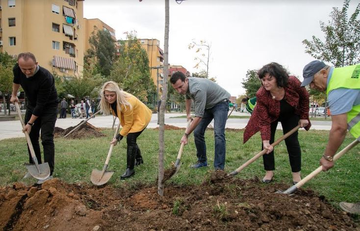 Veliaj: Çdo martesë dhe lindje në Tiranë të festohet me një pemë