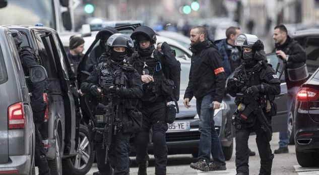 Policia franceze qëllon për vdekje autorin e sulmit në Strasburg