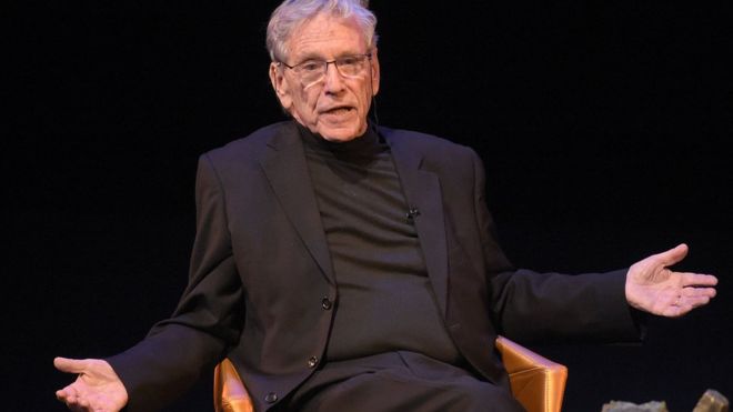 Vdes shkrimtari i njohur izraelit, Amos Oz