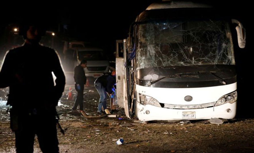 Bombë autobusit me turistë, 3 të vdekur e 11 të plagosur
