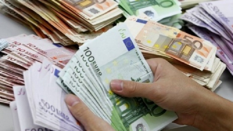 Euro nuk ndal rënien, arrin 123.7 lekë