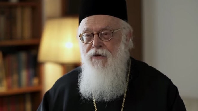 Vigjilja e Krishtlindjeve, urimi i Janullatos: Besim e dashuri, le të jenë të bekuara këtë vit të ri