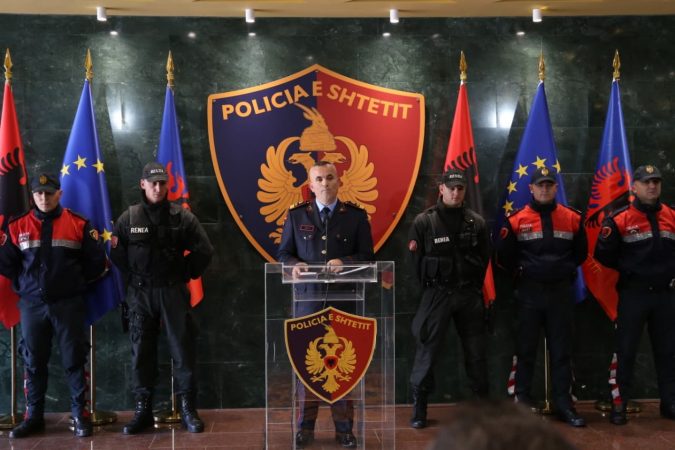 Ardi Veliu, punonjësve të policisë: Viti i Ri ka një mesazh të fortë