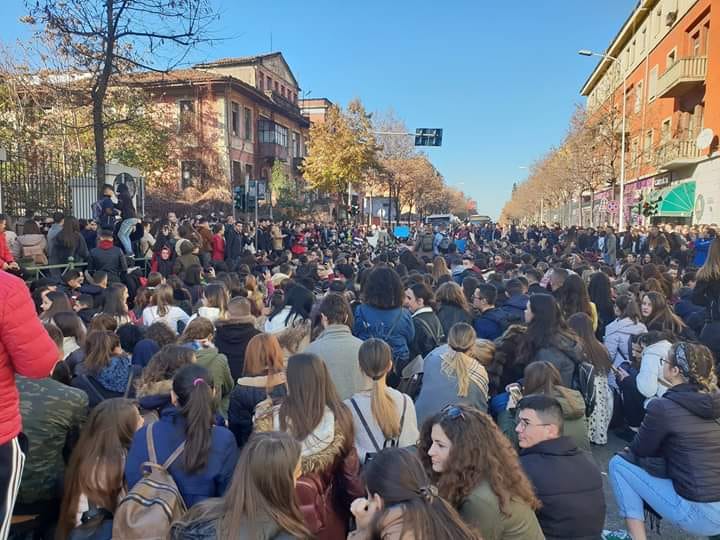 Shembni çfarë mendoni se ju ka zënë rrugën