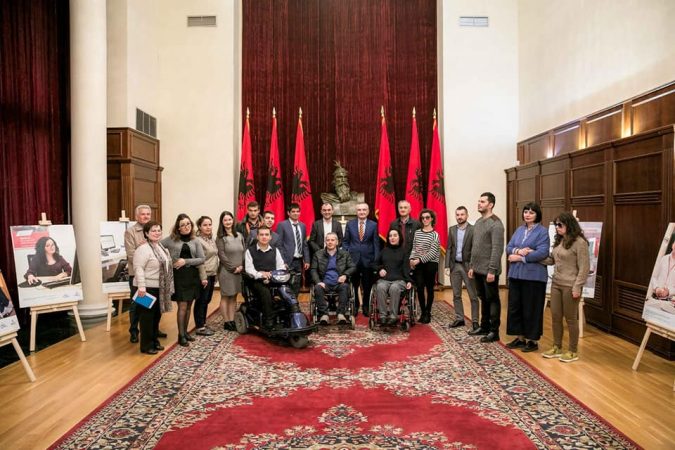 Apeli i Presidentit Meta për personat me aftësi të kufizuar