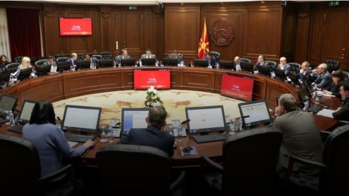 Kryeministri maqedonas kërkon shkarkimin e dy ministrave