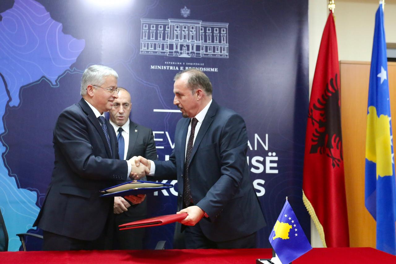 Shqipëria dhe Kosova marrëveshje për vetëm një kontroll në kufi