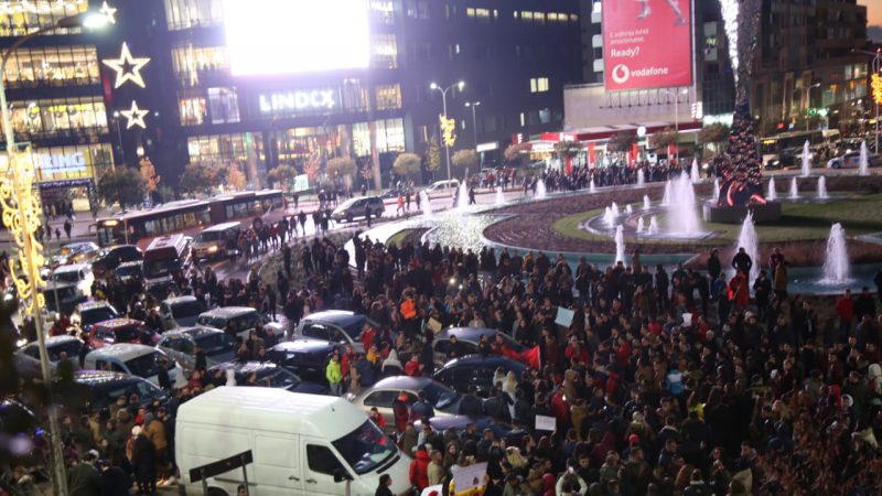 A pengoi PD studentët për në TCH? PD: Është fotomontazh!