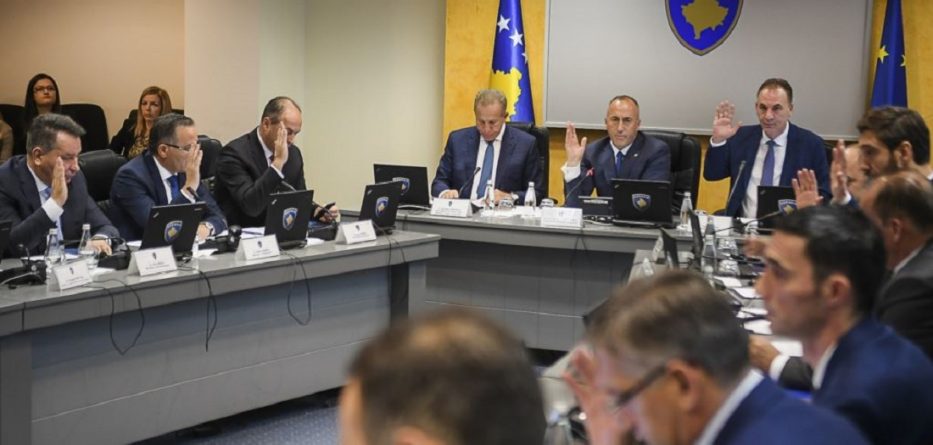 Kosova po shqyrton vendosjen e reciprocitetit të plotë ndaj Serbisë