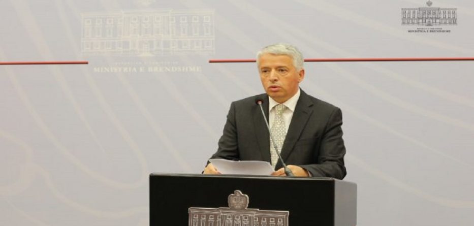 Protesta, ministri Sandër Lleshaj: Nuk është proceduar asnjë pedagog