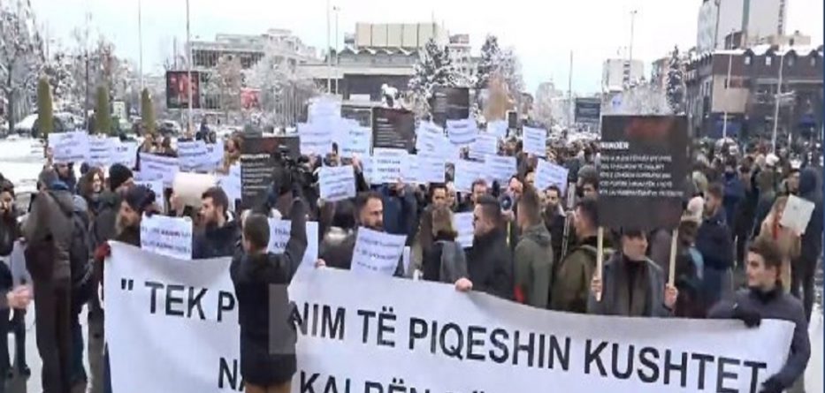 Edhe studentët e Tetovës në protestë