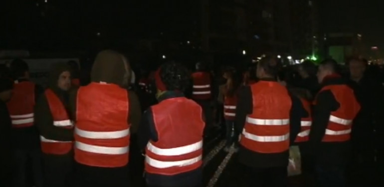 Banorët e Unazës së Re sërish në protestë, bllokojnë rrugën