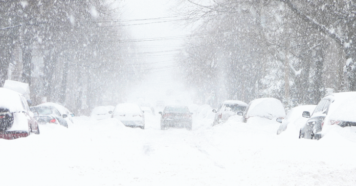 Amerika paralizohet nga dëbora dhe moti i keq