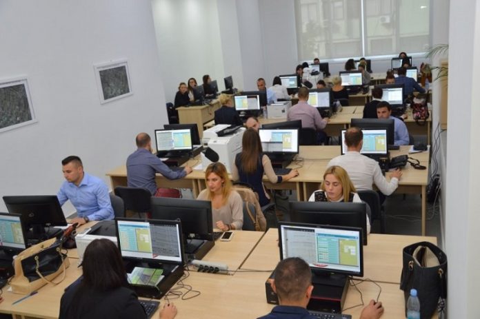 URDHRI/ Administrata asnjë festë për fundvit me paratë e shtetit