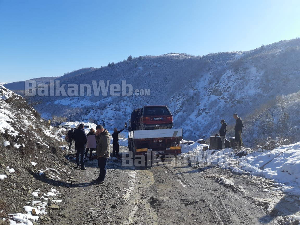 Vdekja e mësueses në aksident, reagon KSSH: Këmbanë alarmi për arsimin!