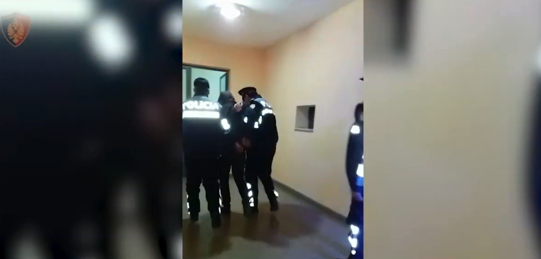 VIDEO/ Kapet “tmerri” i shtëpive në Shijak (EMRI)