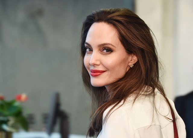 Angelina Jolie do largohet nga aktrimi për të hyrë në politikë?
