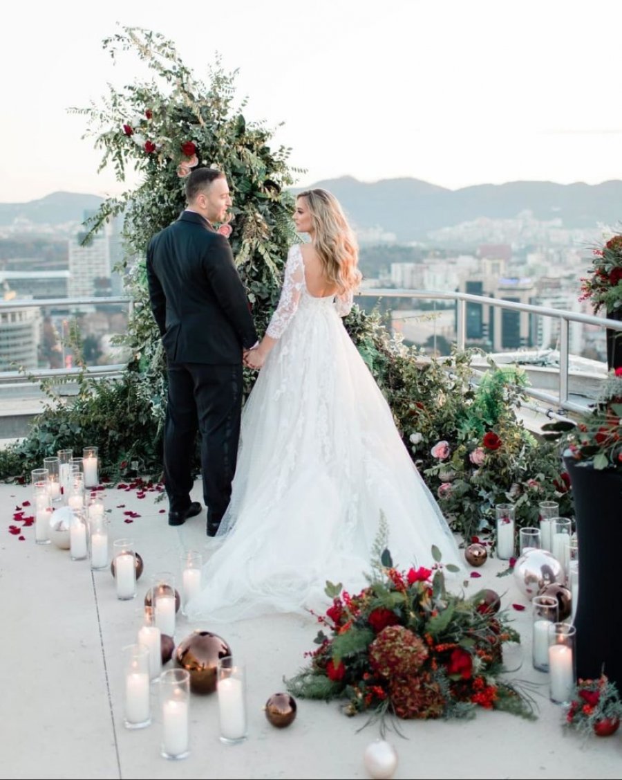 Djali i deputetit të PS-së martohet me vajzën e zyrtarit të LSI-së (FOTO)