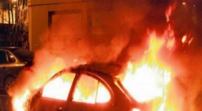 Shkrumbohet makina një gruaje, dyshohet zjarrvënie e qëllimshme