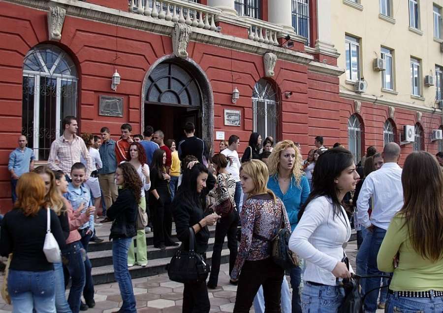 Studentët shqiptarë me shpenzimet më të larta për arsim në të gjithë Europën, gati 4 herë më shumë