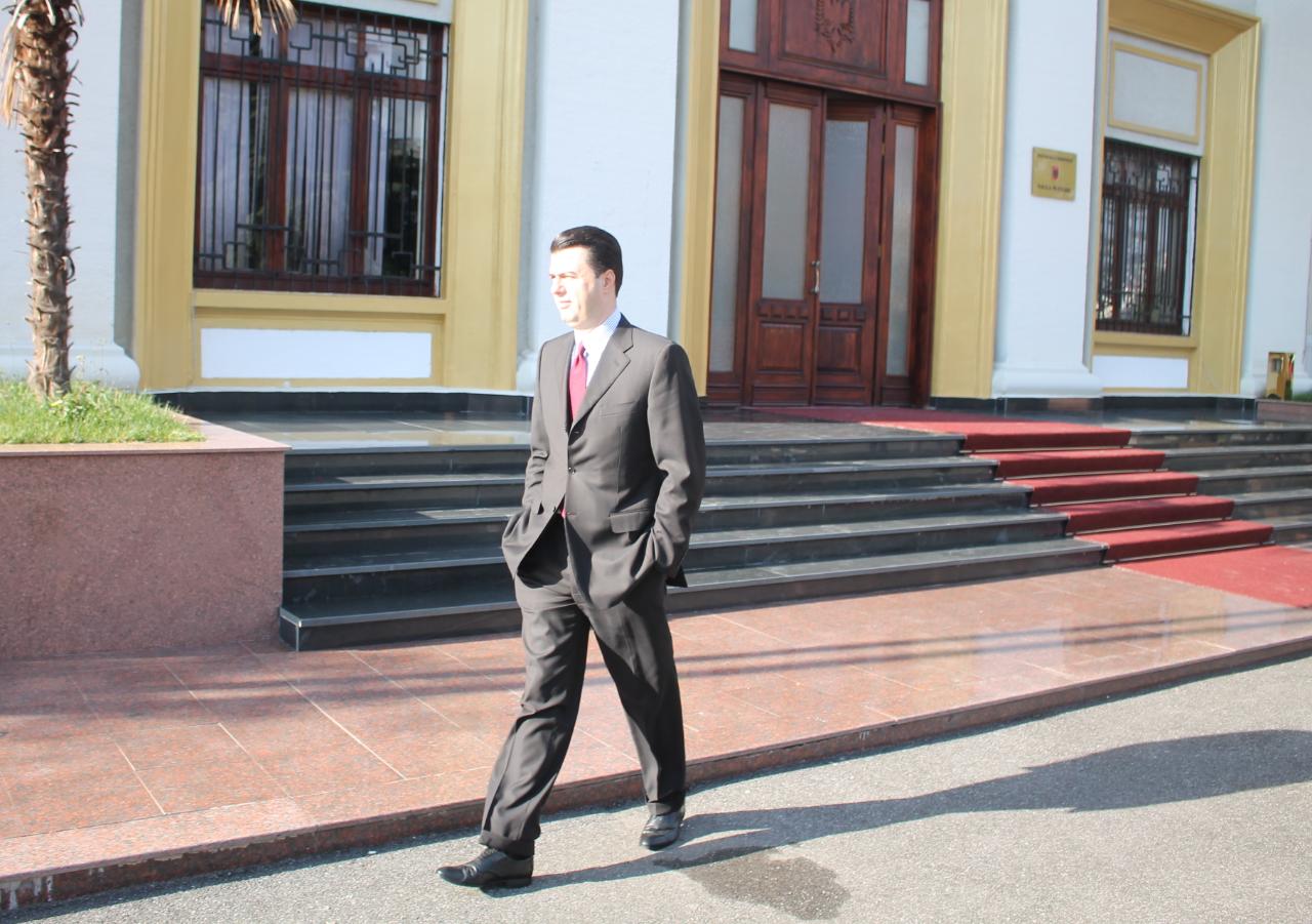 “Të poshtër si dreqi, gomerë”, PS kërkon përjashtimin e Lulzim Bashës