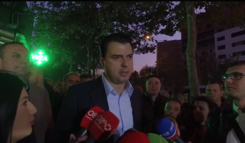 Basha thirrje gjithë medieve: Kryeredaktorët të hapin ekranet për banorët e Astirit