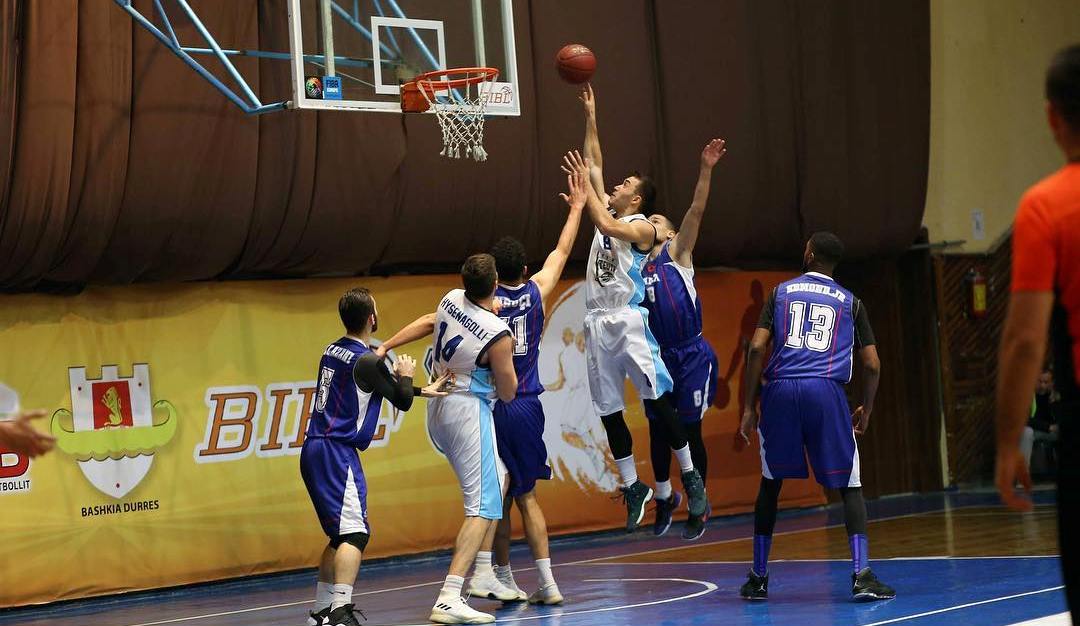 Basketboll/ Humbja e parë për Teutën në Ligën Ballkanike, maqedonasit e Blokotehna triumfojnë në Durrës