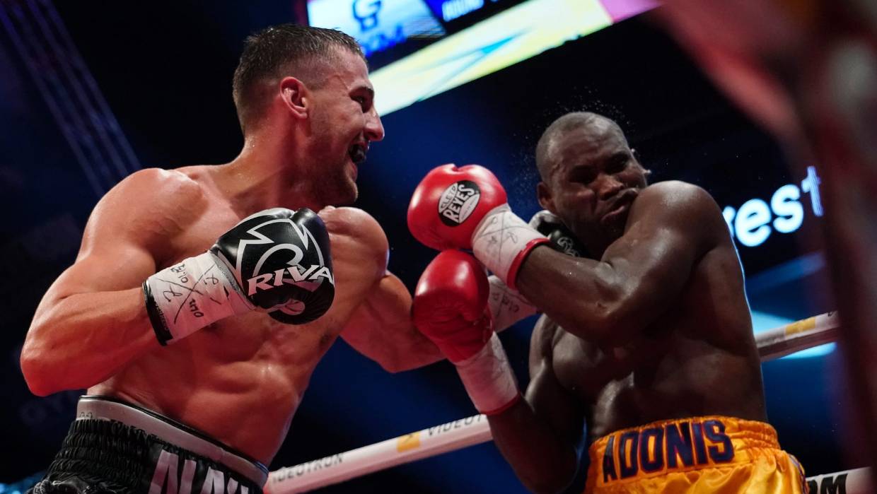 Bota e boksit në ankth, ish-kampioni në koma pas duelit