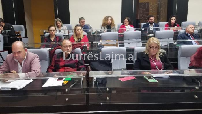 Këshilli Bashkiak Durrës/ PS dhe LSI bashkojnë votat, miratohet buxheti (VIDEO)