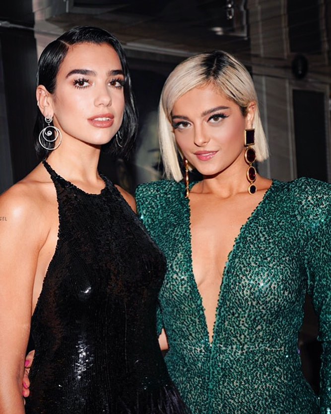 Këngëtaret shqiptare me famë botërore shpërthejnë në lot (VIDEO)