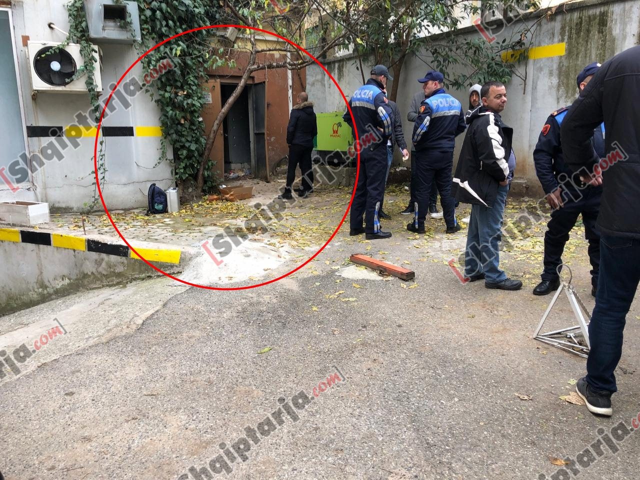 U fut në një kabinë elektrike për të fjetur, gjen vdekjen