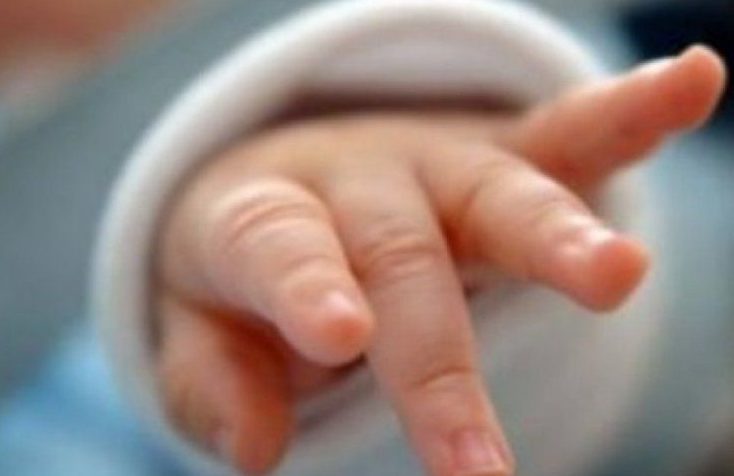 Vdes foshnja 9-muajshe e shqiptarëve në Kretë