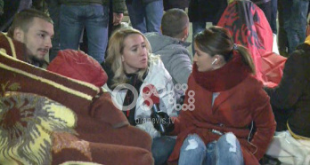 Vjen në mëngjes dhe ikën në darkë, studentja nga Durrësi çdo ditë në Tiranë për të protestuar