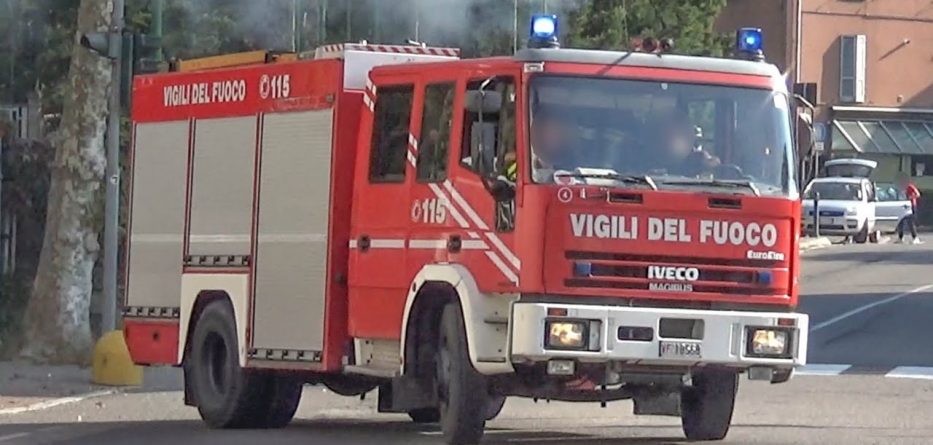 Banesa e familjes shqiptare përfshihet nga flakët, rëndë nëna dhe fëmijët