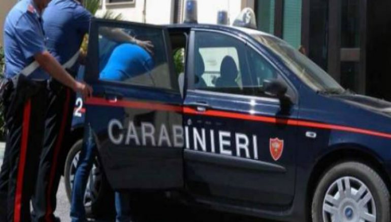 Arrestohet shqiptari, i hodhi benzinë tezes së tij për ta djegur