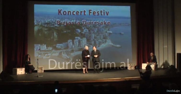 Zhvillohet në Durrës koncerti festiv &#8220;Bujaria durrsake&#8221; (VIDEO)