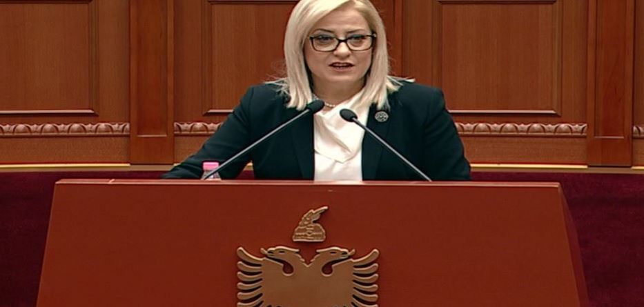 Nikolla flet duke iu dridhur zëri: Studentët kanë të drejtë, gati të marr përgjegjësitë