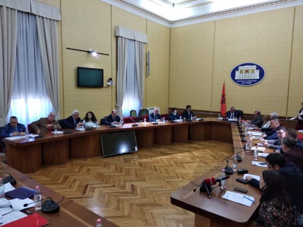 Këshilli i Legjislacionit, Vettingu bën bashkë PS-në e opozitën