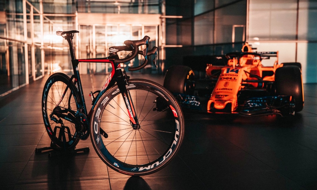 McLaren bëhet me dy rrota, debuton edhe në garat e çiklizmit