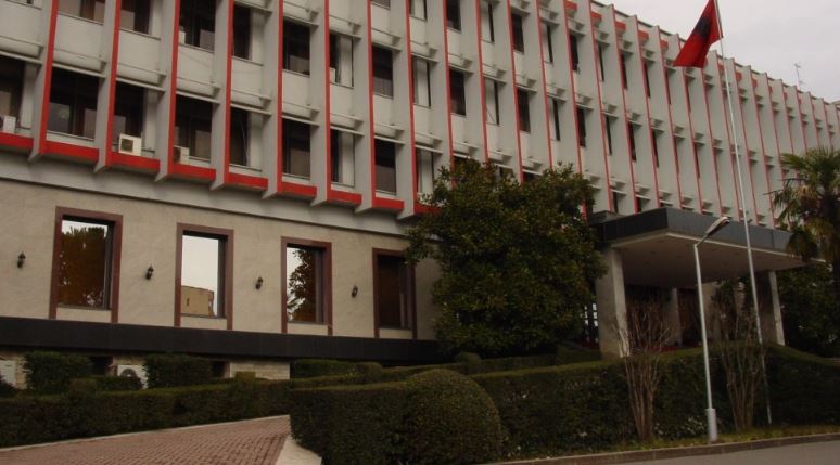 Vrasjet e shqiptarëve/ Ministria e Jashtme ashpërson tonet ndaj Athinës: Zbardhni ngjarjet, frenoni Agimin e Artë