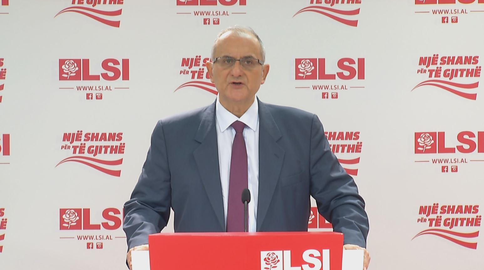 Vasili: Për turpin e Edi Ramës, 80% e policëve kanë aplikuar për Lotarinë Amerikane