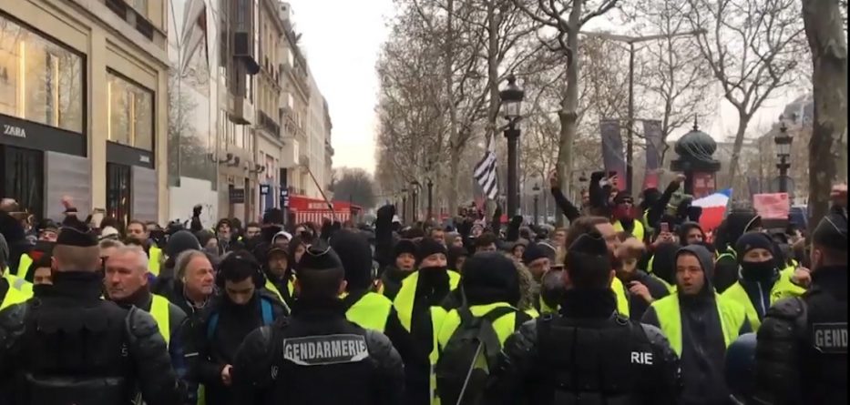 “Jelekët e verdhë” sërish në protestë